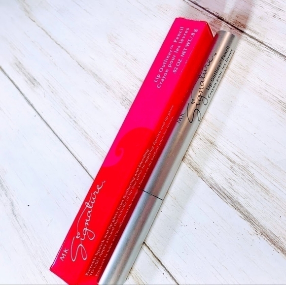 Mary Kay Mary Kay Signature Lip Outliner Pencil (Lipstick Primer) - Picture 1 of 1